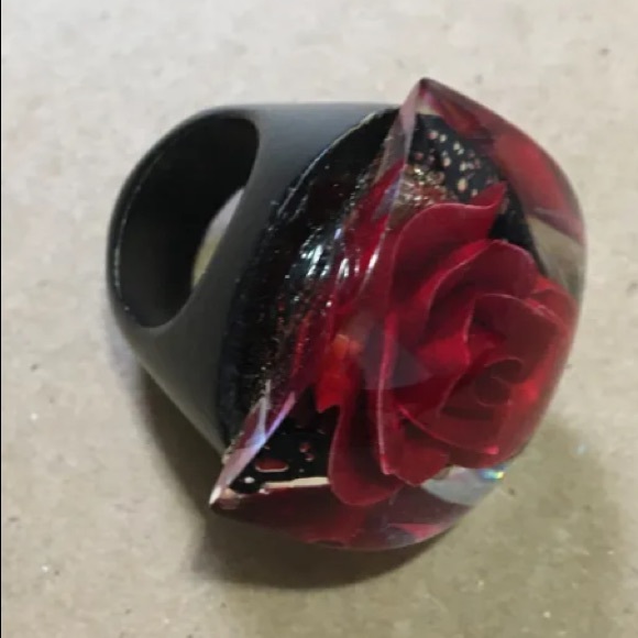 Statement Ring - Picture 3 of 11